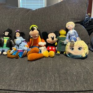 Disney lot stuff, animals